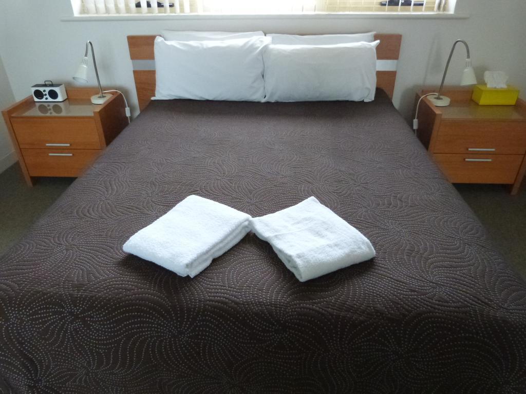 Glenelg Holiday Apartments - Corfu Adelaide Cameră foto